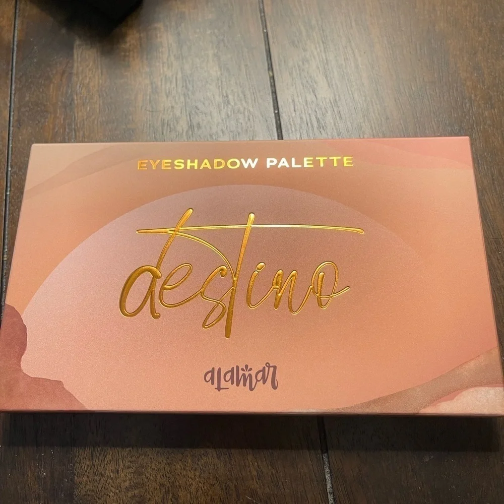 Alamar Cosmetics /Destino Eyeshadow Palette/ brand new!